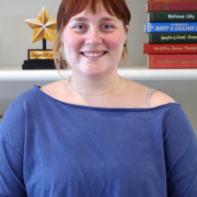 Autumn Robinson Family Program Manager Gerente de Programas Familiares